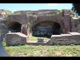 06106 ostia - regio iv - insula x - terme di porta marina (iv,x,1-2) - suedwestfassade.jpg